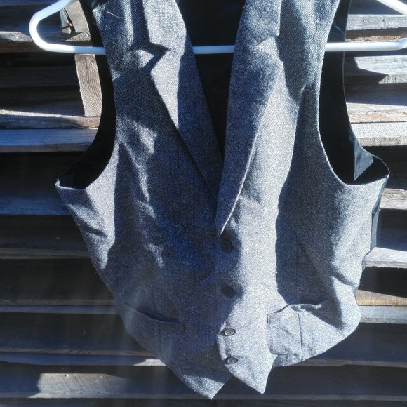 Men vest with lapels and collar - Picture 1 of 2